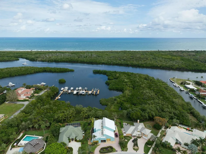 8902 SE Marina Bay Drive, Hobe Sound, Florida, United States. - Photo 78