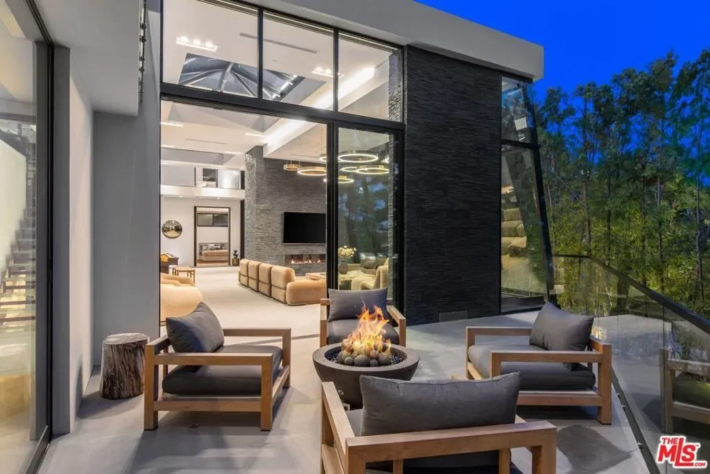 1317 Londonderry Place, Los Angeles, California, United States. - Photo 29