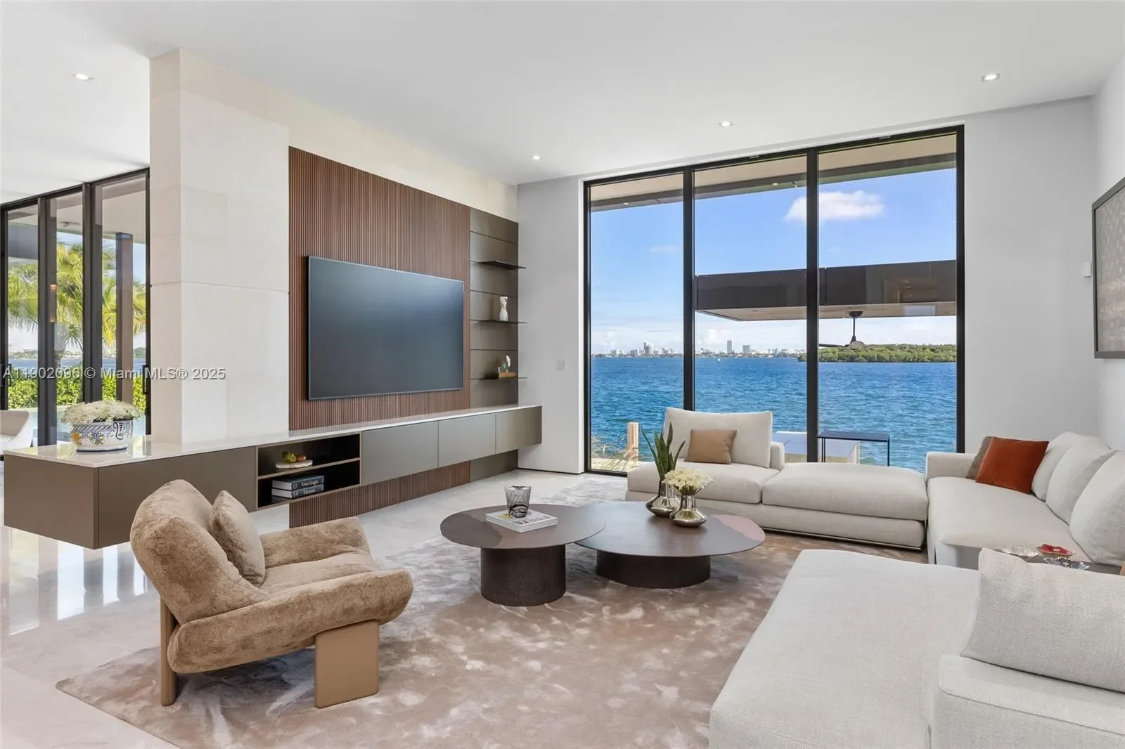 11404 N Bayshore Dr, North Miami Beach, Florida, United States. - Photo 17