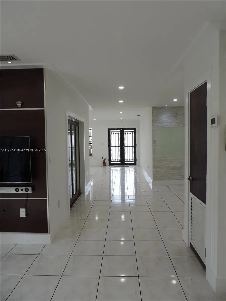 Gallery photo 3
