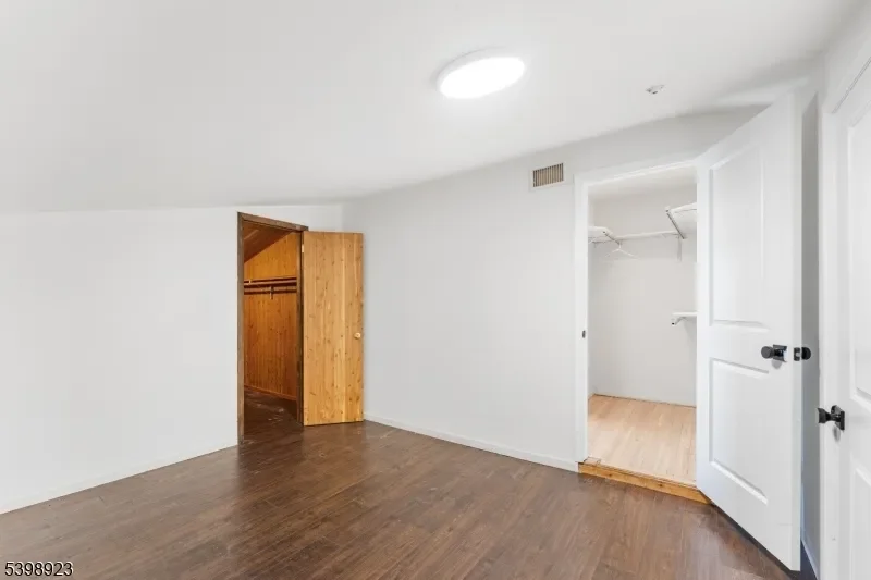 17 Rolling Hill Way, Clark Twp., NJ 07066, Clark, New Jersey, United States. - Photo 17
