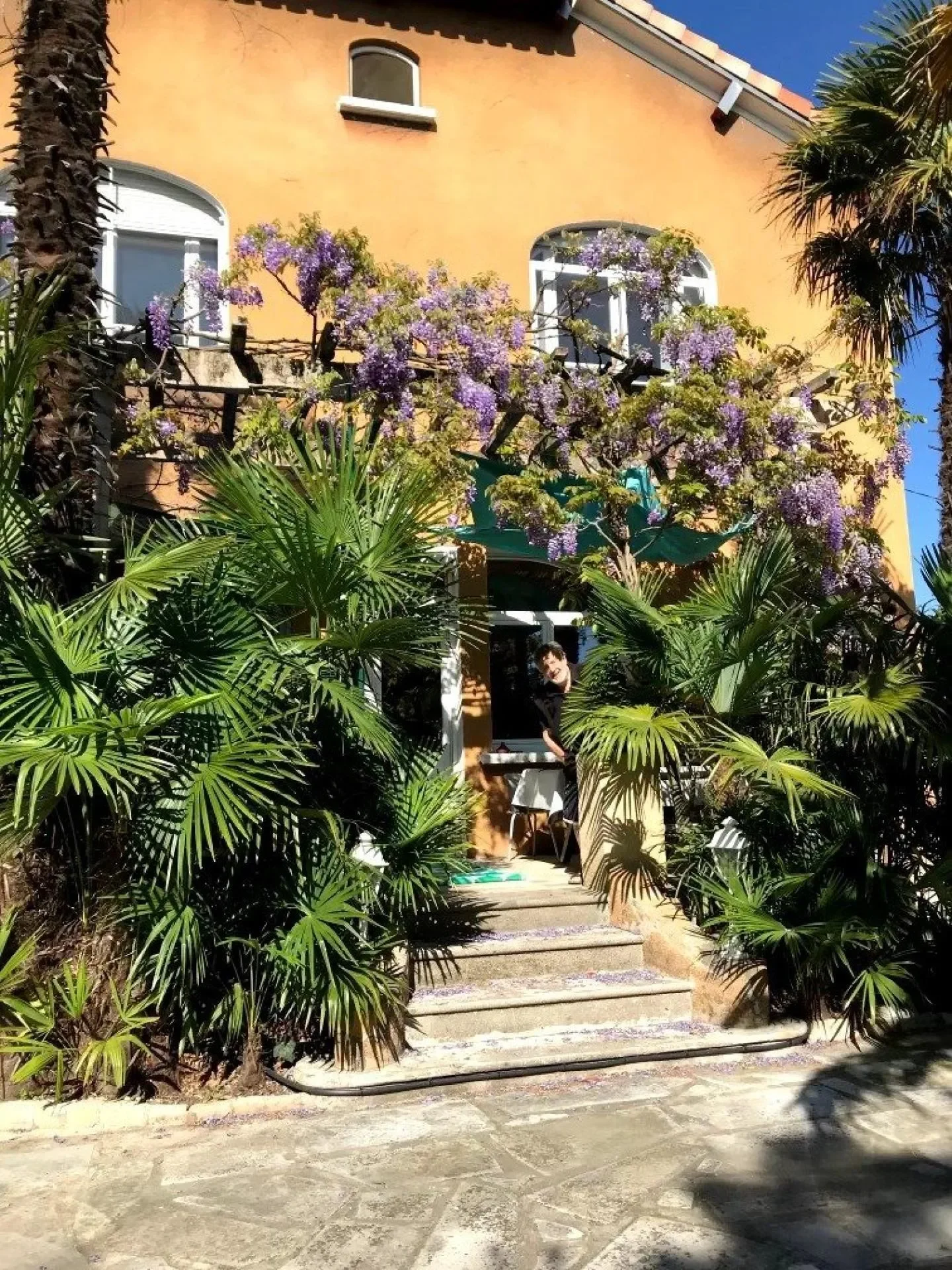 Exterior photo 5