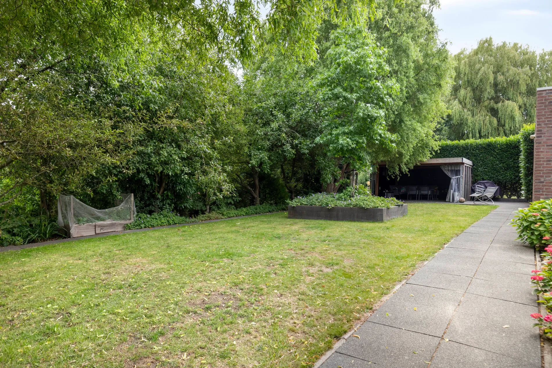 Exterior photo 10