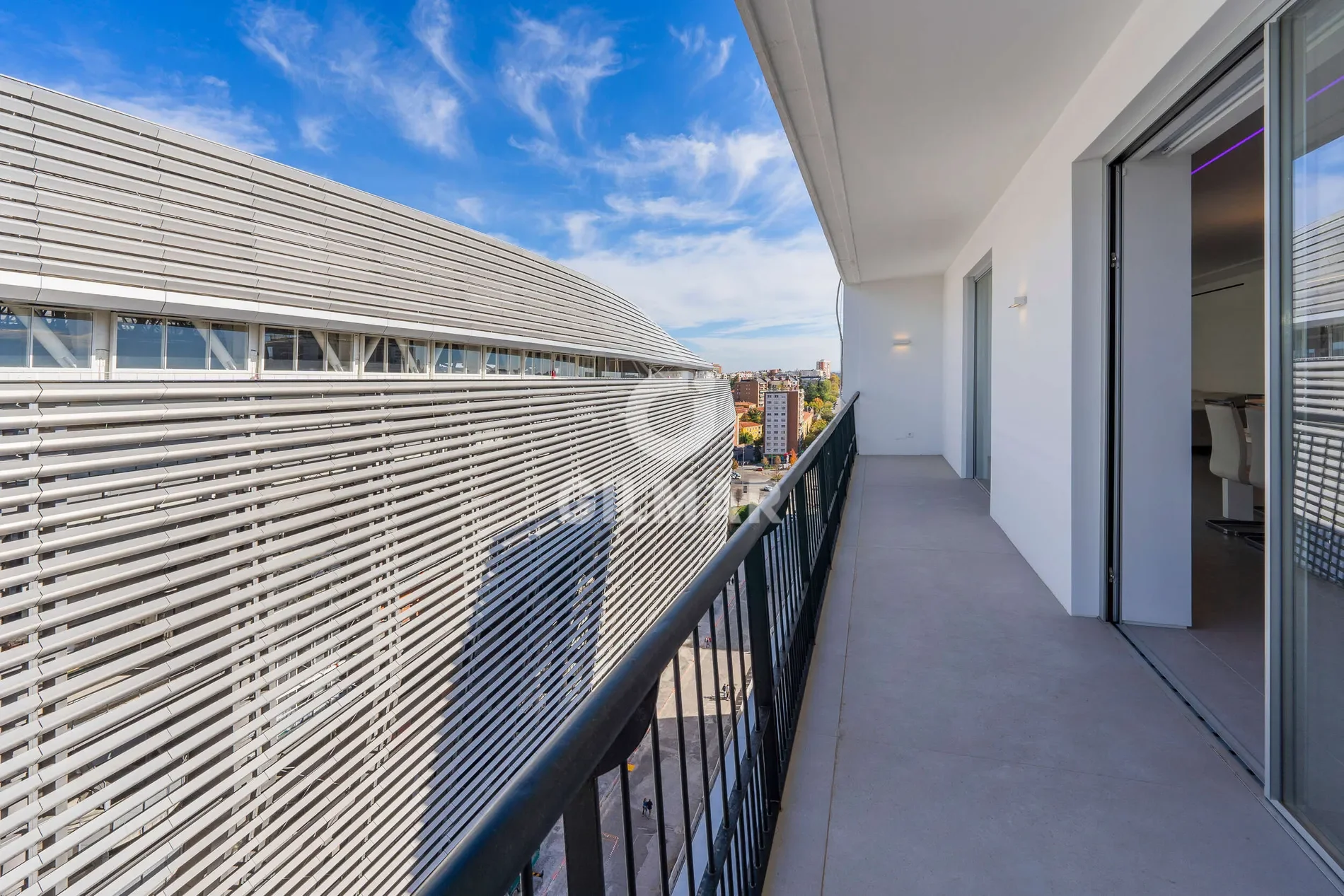 Exterior photo 8