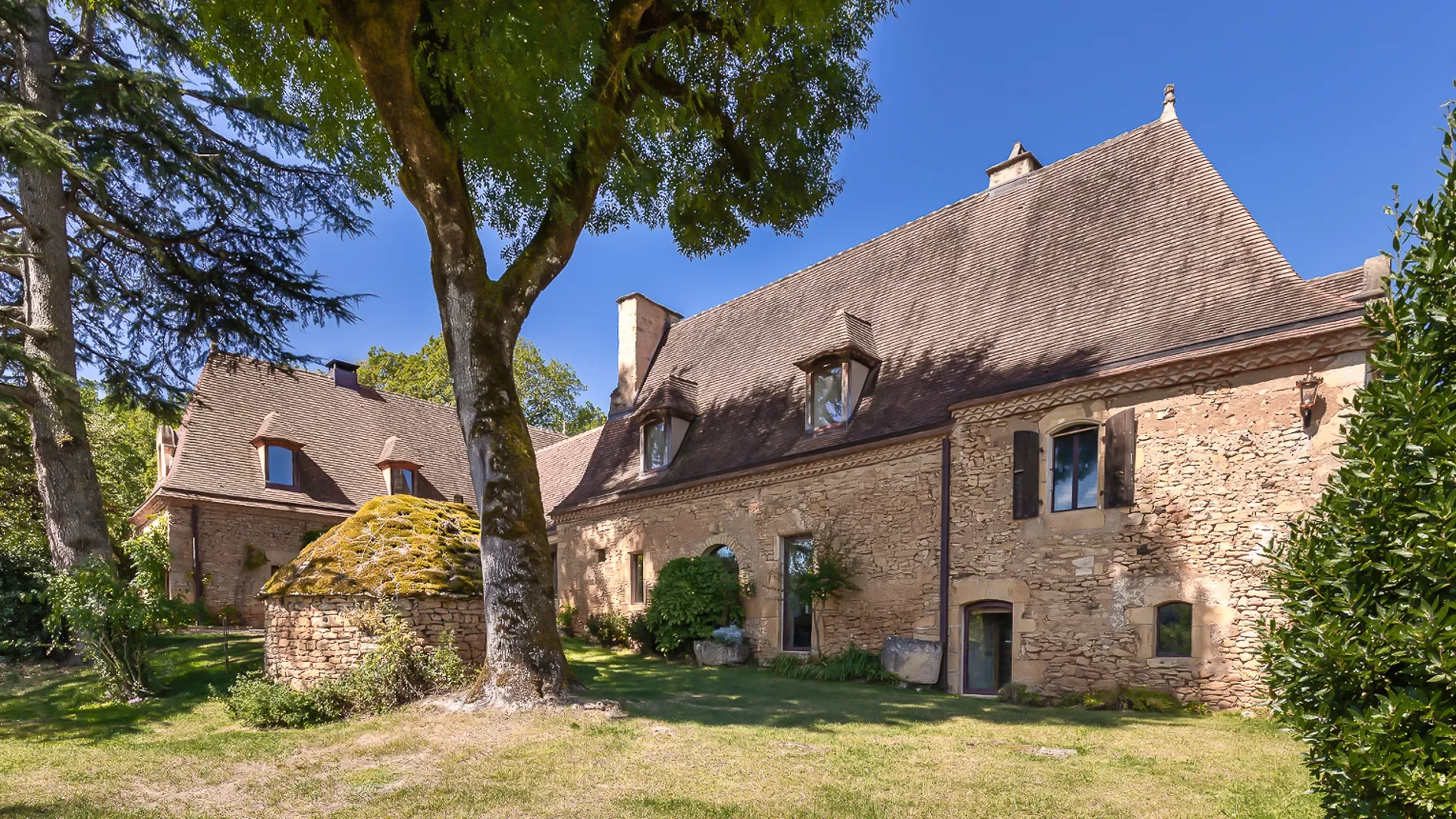 Exterior photo 3