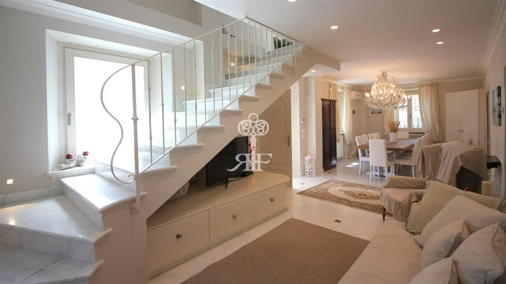 Gallery photo 8