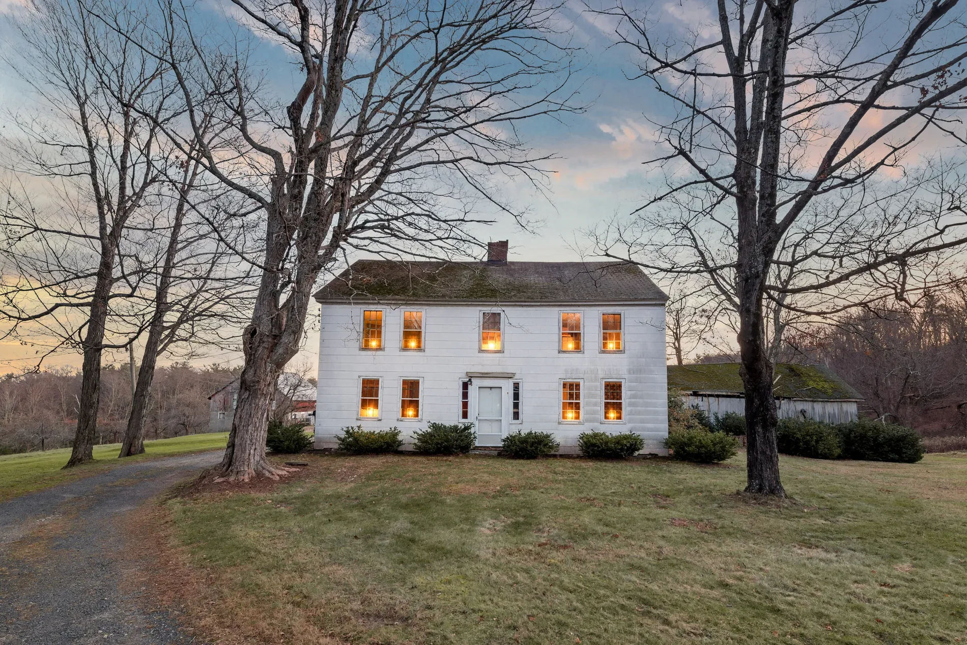 Exterior photo 4
