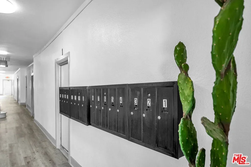 123 S Westmoreland Avenue, Los Angeles, California, United States. - Photo 6