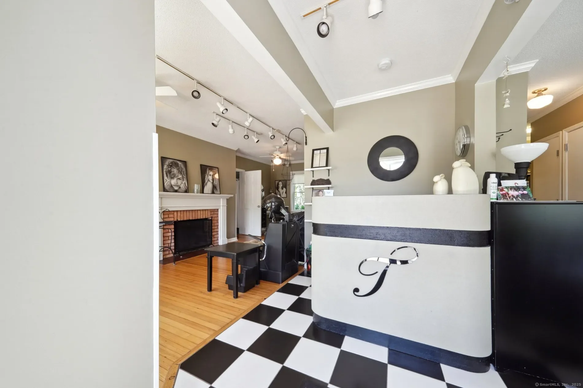Gallery photo 3