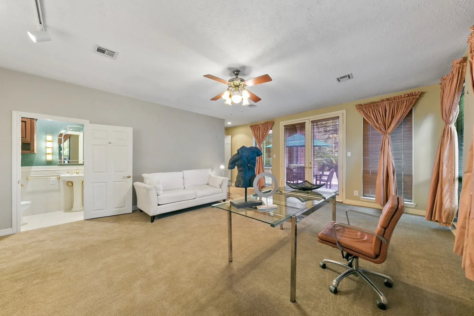 Gallery photo 12