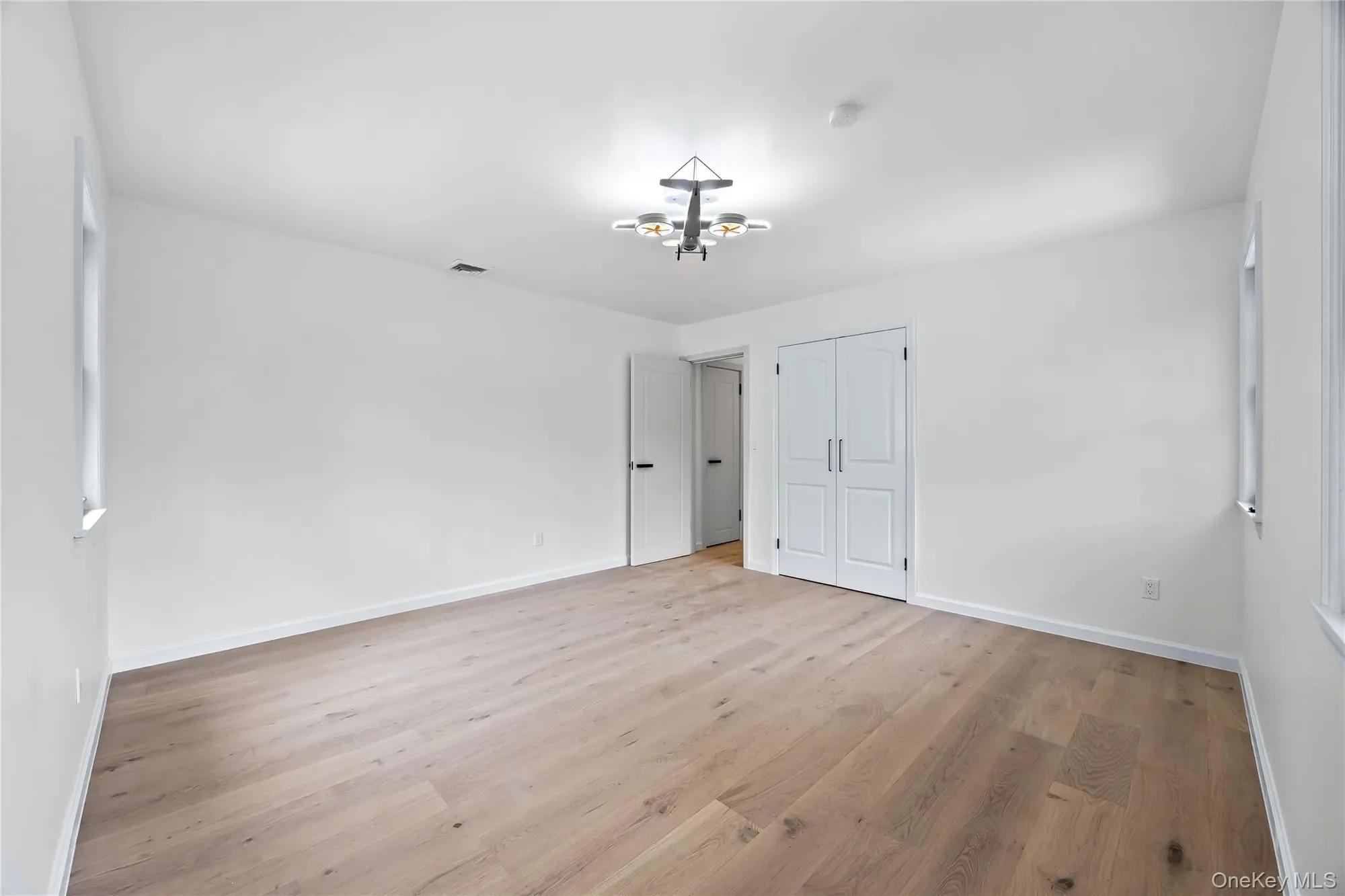 26 Roseanne Drive, Woodbury, NY 11797, Woodbury, New York, United States. - Photo 35
