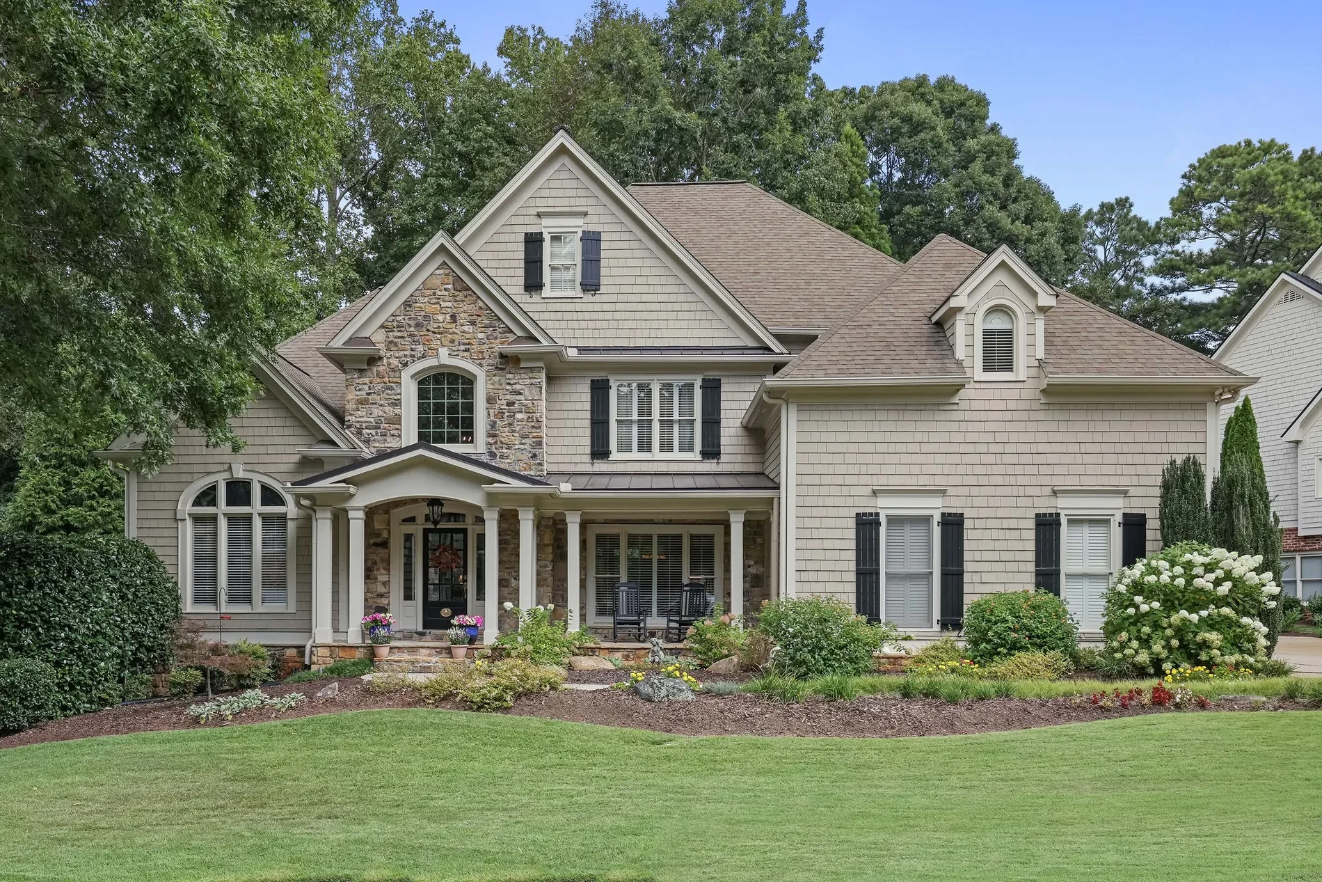 Exterior photo 3
