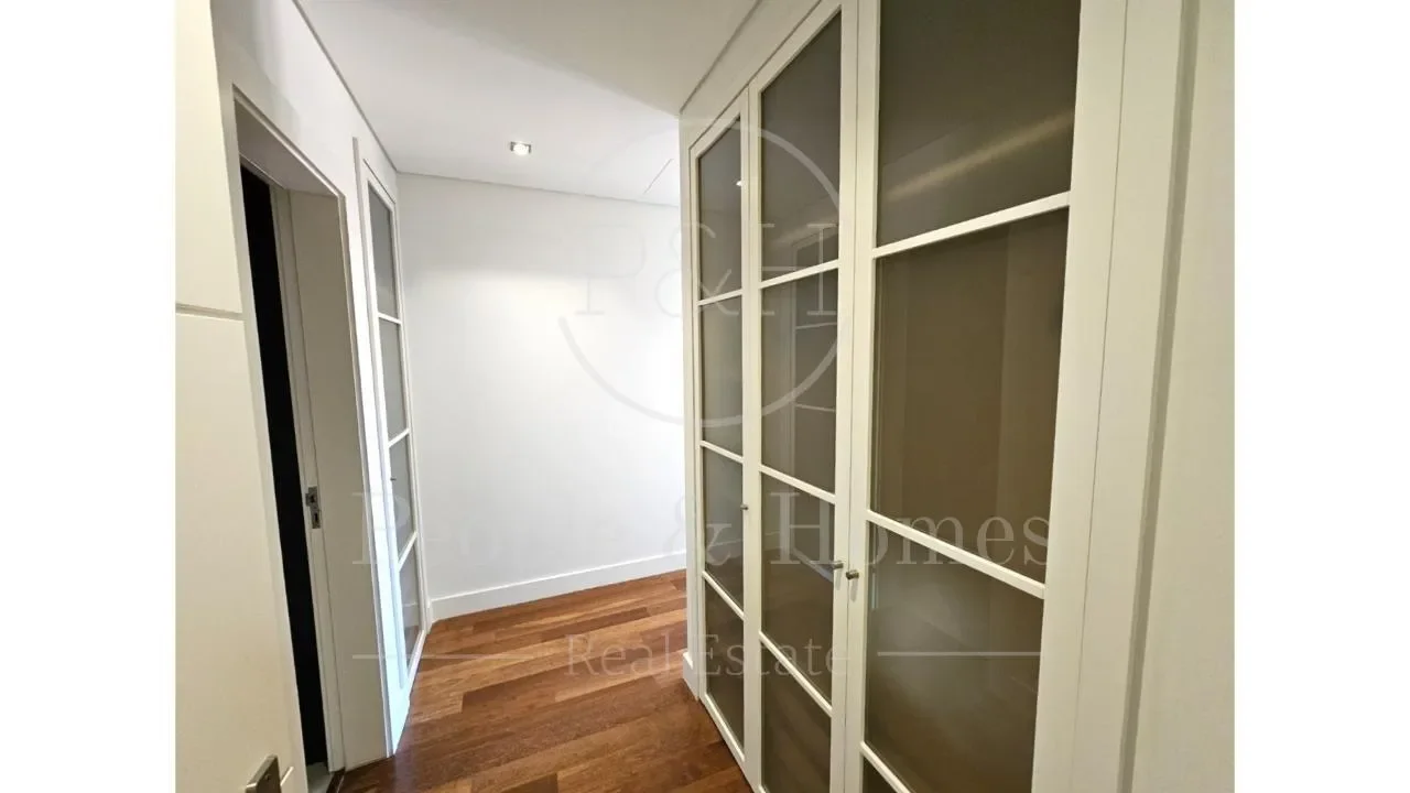 Gallery photo 4