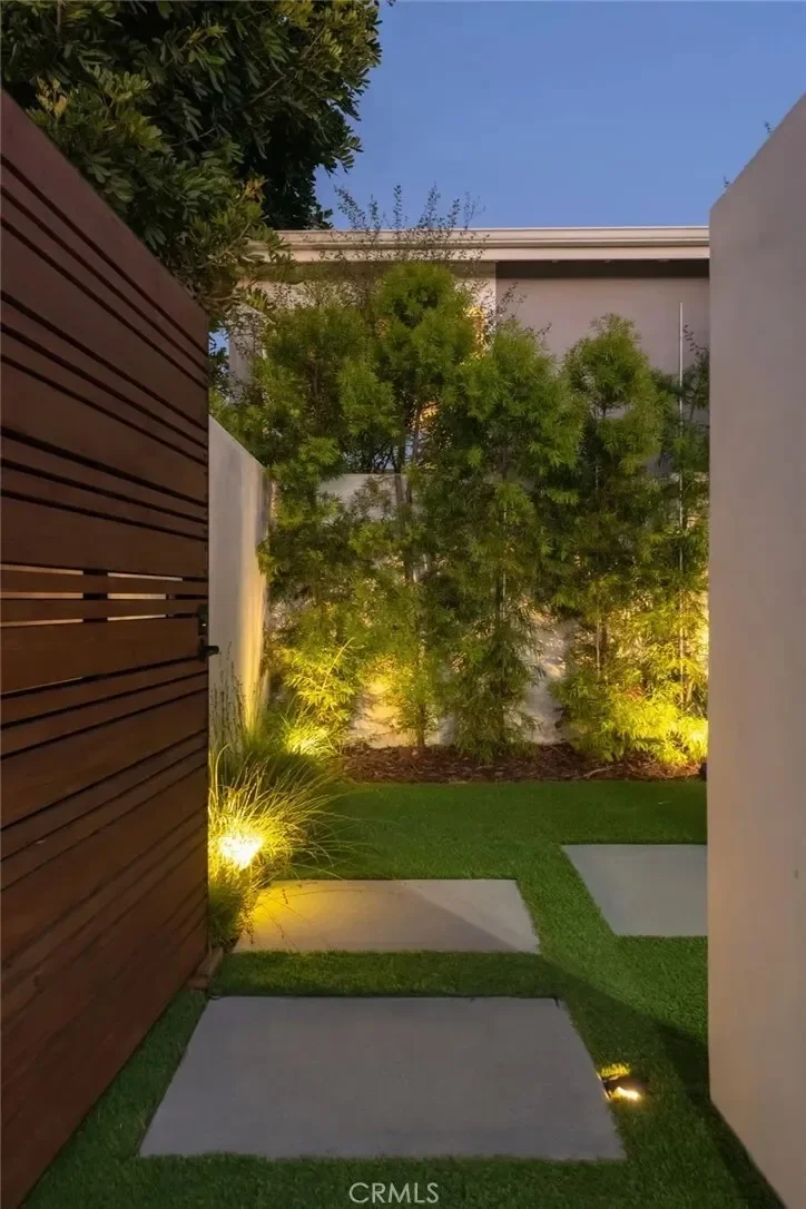 966 Rosecrans Avenue, Manhattan Beach, California, United States. - Photo 27