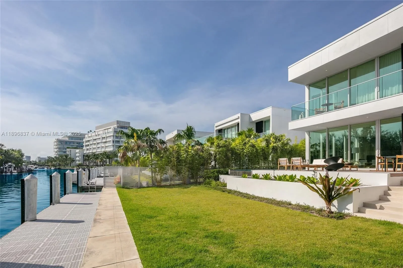 1081 W 48th St, Miami Beach, Florida, United States. - Photo 31