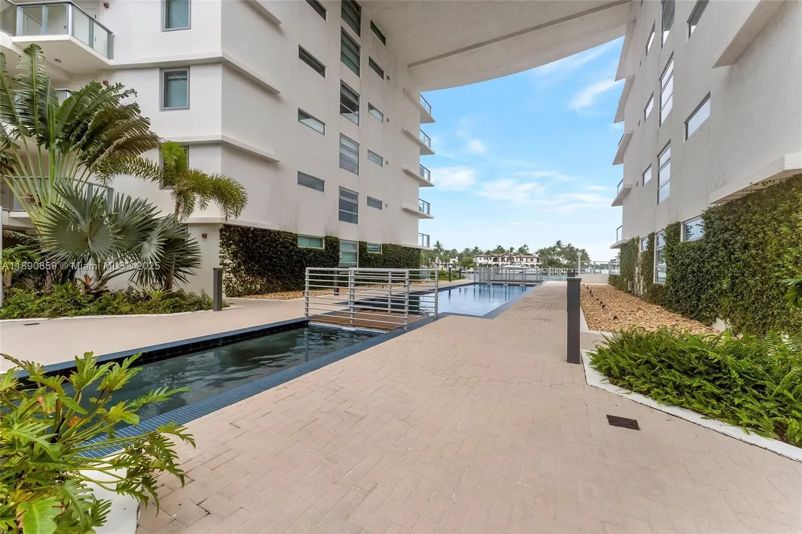 6620 Indian Creek Dr PH711, Miami Beach, Florida, United States. - Photo 54