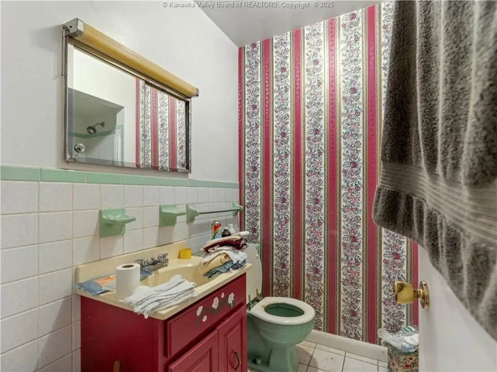 822 Whispering Way, South Charleston, WV 25303, Charleston, West Virginia, United States. - Photo 28
