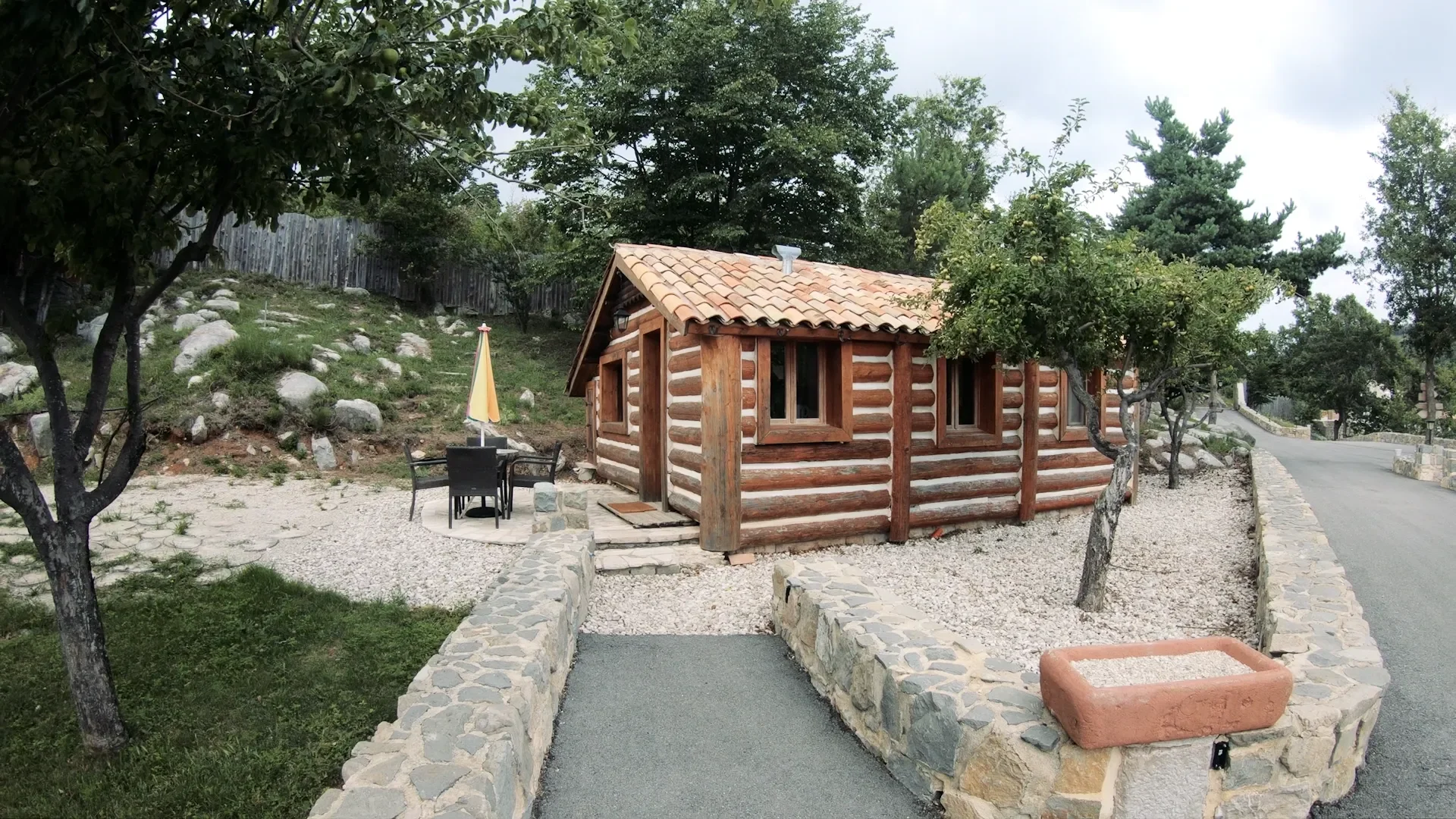 Exterior photo 7