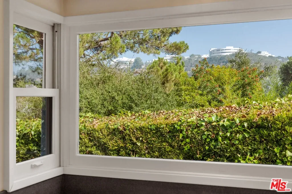 12146 Travis Street, Los Angeles, California, United States. - Photo 2