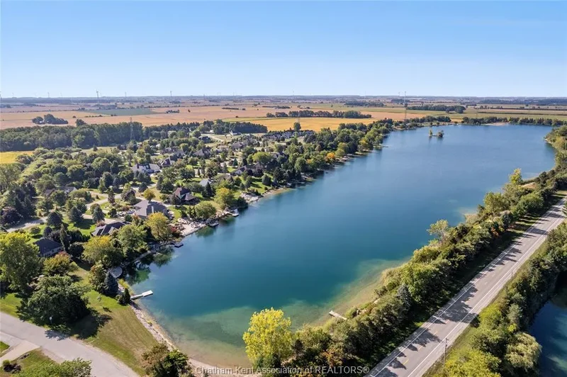 21640 Pinehurst Crescent, Chatham-Kent, ON N7M 5J3, Chatham, Ontario, Canada. - Photo 35