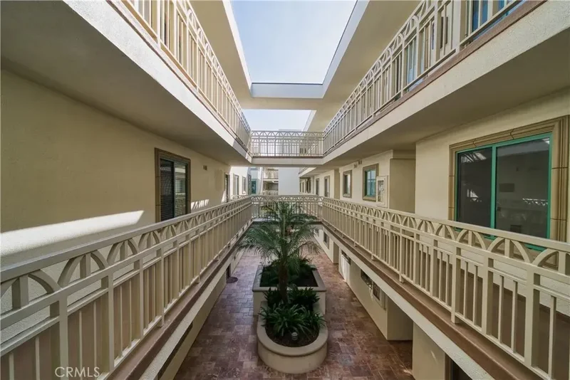 201 Calle Miramar 16, Torrance, California, United States. - Photo 22