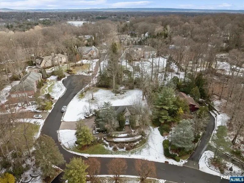 117 Van Riper Lane, Woodcliff Lake, NJ 07677, Woodcliff Lake, New Jersey, United States. - Photo 27