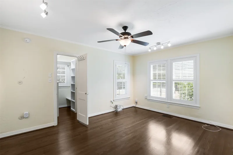1215 N Oak Cliff Boulevard, Dallas, TX 75208, Dallas, Texas, United States. - Photo 30