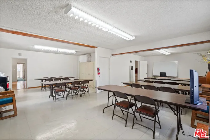 317 W Palmer Avenue, Glendale, California, United States. - Photo 25