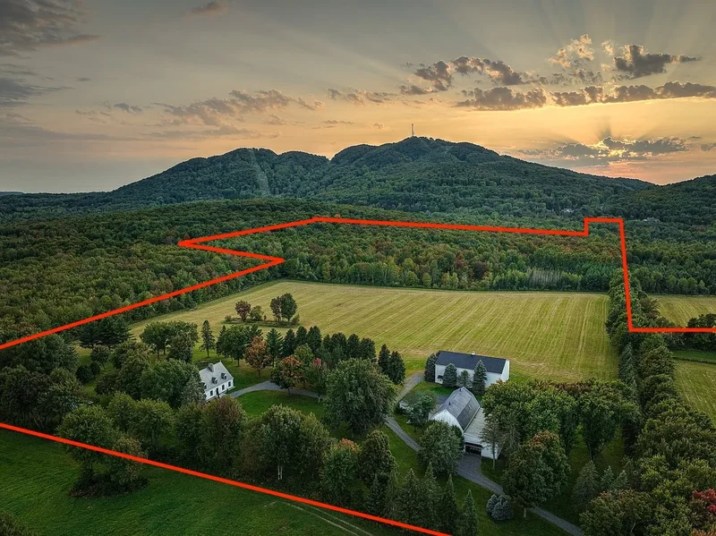 975 Boul. de Bromont, Bromont, Quebec, Canada. - Photo 42