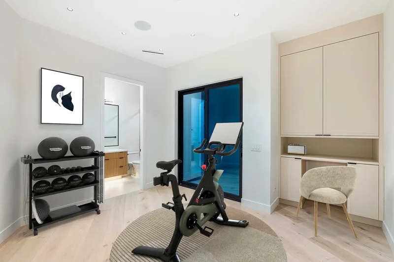 5773 Primrose Pl, West Vancouver, BC V7W 1T4, Canada, West Vancouver, British Columbia, Canada. - Photo 20