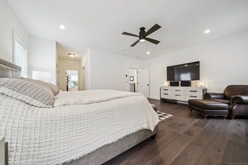 33 Enclave Drive, #33, Trumbull, CT, 06611, USA, Trumbull, Connecticut, United States. - Photo 30