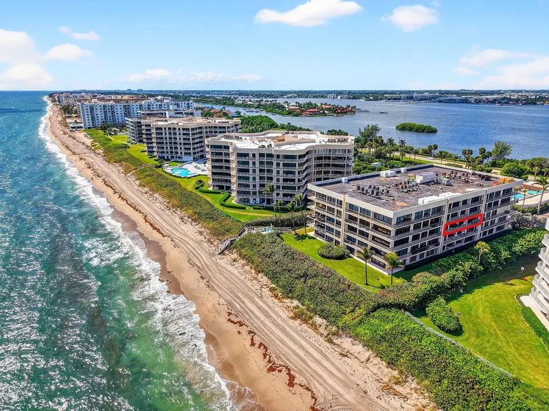 Condominium in Palm Beach