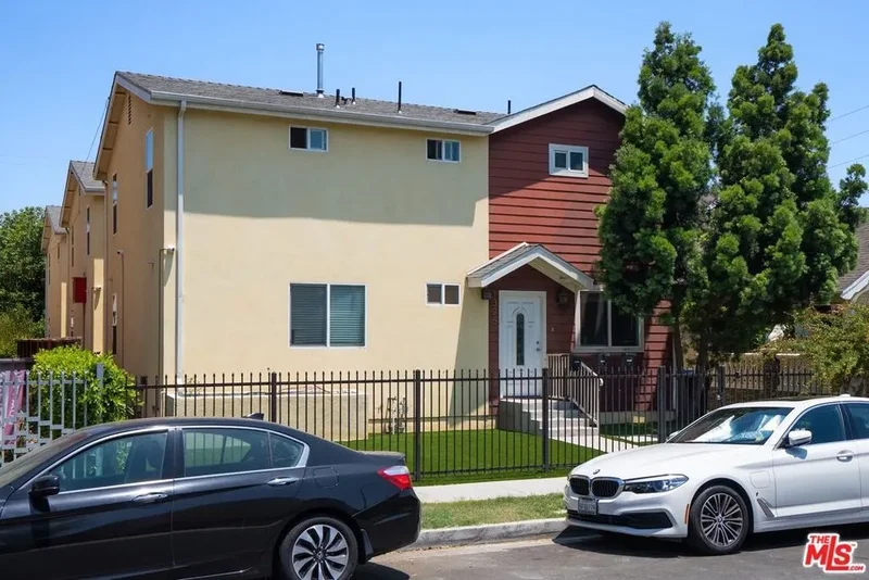 1325 W 37th Place, Los Angeles, California, United States. - Photo 18
