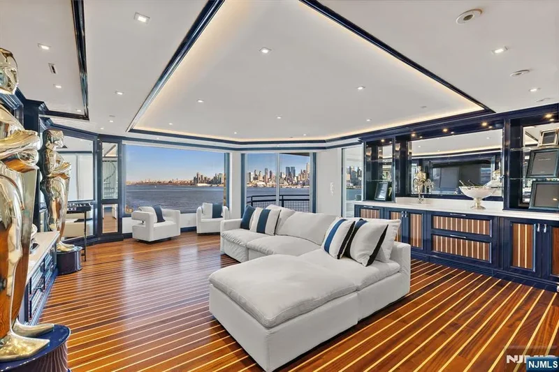 600 Harbor Boulevard 1079-81, Weehawken, NJ 07086, Weehawken, New Jersey, United States. - Photo 46