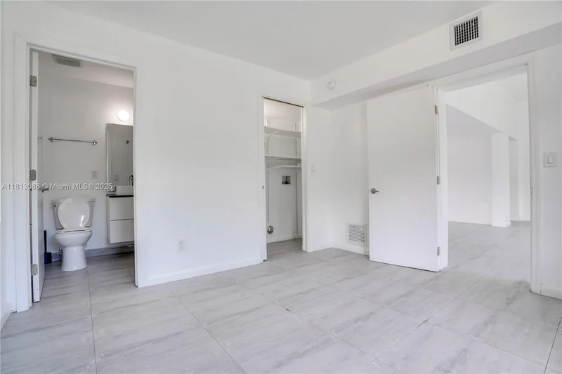 1201 S Biscayne Point Rd, Miami Beach, Florida, United States. - Photo 13