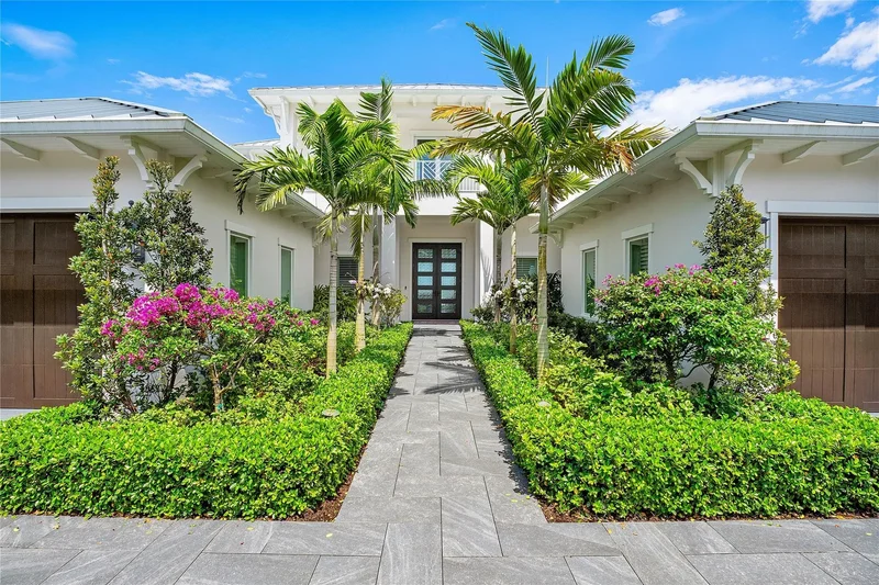 Single Family Residence in Palm City