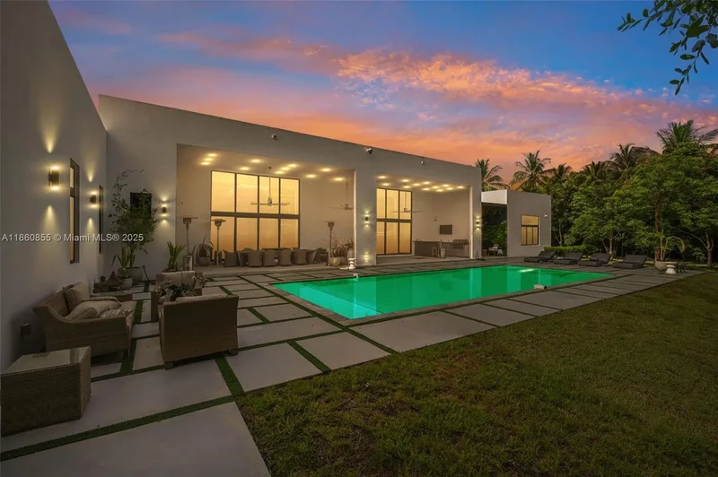 6175 SW 128th St, Coral Gables, Florida, United States. - Photo 25