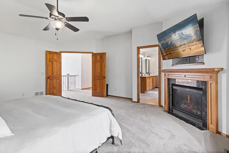 858 S Windmill Creek, Waconia, MN 55387, Victoria, Minnesota, United States. - Photo 38