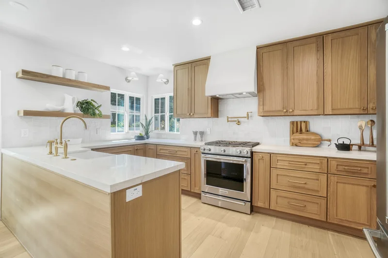 1831 Benedict Canyon Drive , Beverly Hills, CA 90210, Beverly Hills, California, United States. - Photo 25