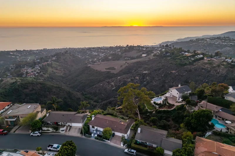 2855 Zell Drive , Laguna Beach, CA 92651, Laguna Beach, California, United States. - Photo 37