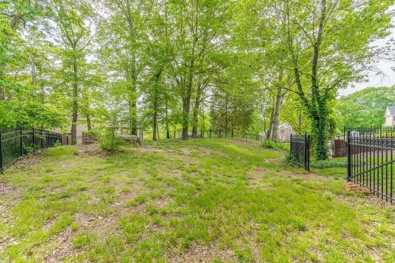 2081 Mossy Oak Cir, Clarksville, TN 37043, Clarksville, Tennessee, United States. - Photo 46