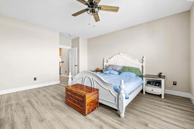 113 Columbia Bluff Lane, Pasco, WA 99301, Pasco, Washington, United States. - Photo 17