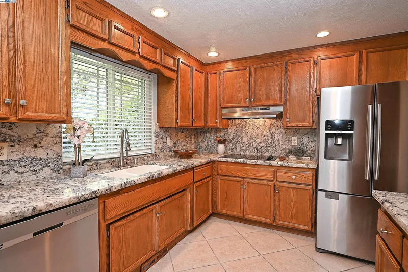 6746 Sapphire St, Dublin, California, United States. - Photo 17