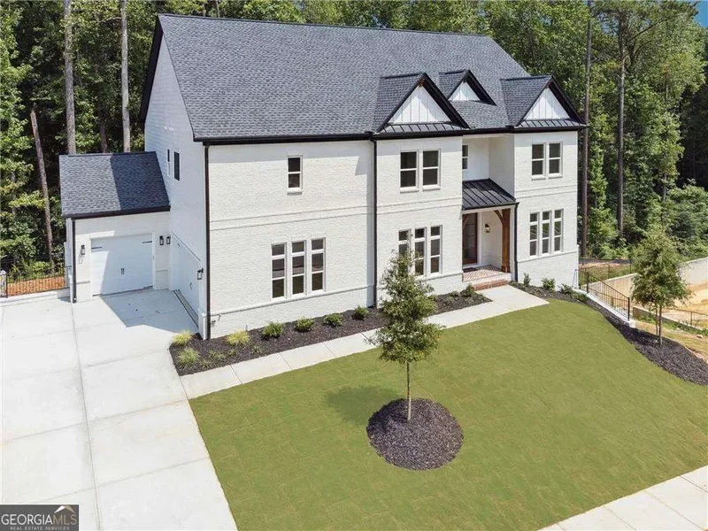 Single Family Residence in Cumming