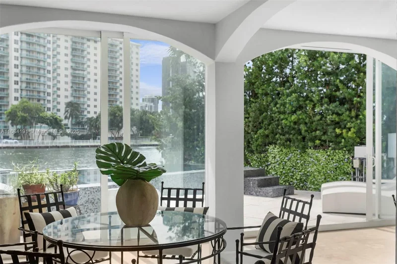 19555 NE 37th Ave, Aventura, Florida, United States. - Photo 50