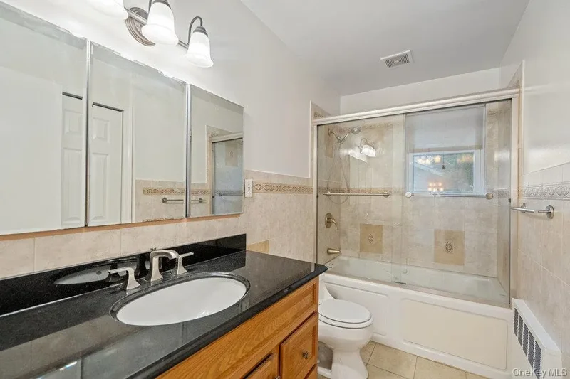15 Morris Drive, Syosset, New York, United States. - Photo 24