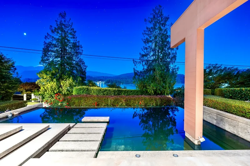 687 Beachview Dr, North Vancouver, BC V7G 1P8, Canada, North Vancouver, British Columbia, Canada. - Photo 12