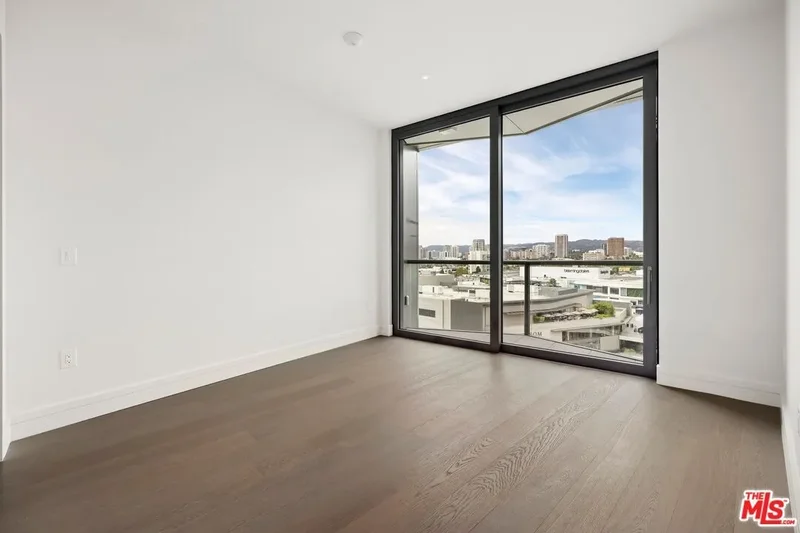 211 W Elm Ct #6E, Los Angeles, California, United States. - Photo 4