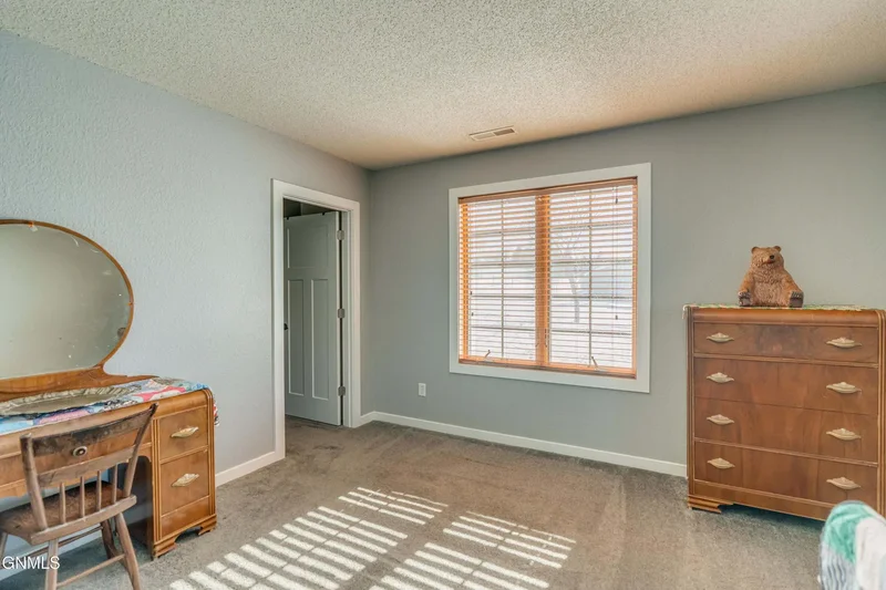 1901 Oregon Drive, Bismarck, ND 58503, Bismarck, North Dakota, United States. - Photo 77