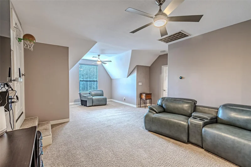 15569 Crown Oaks Drive, Montgomery, Texas, United States. - Photo 25
